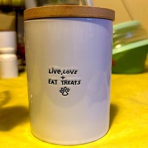 Ceramic treat jar for pets